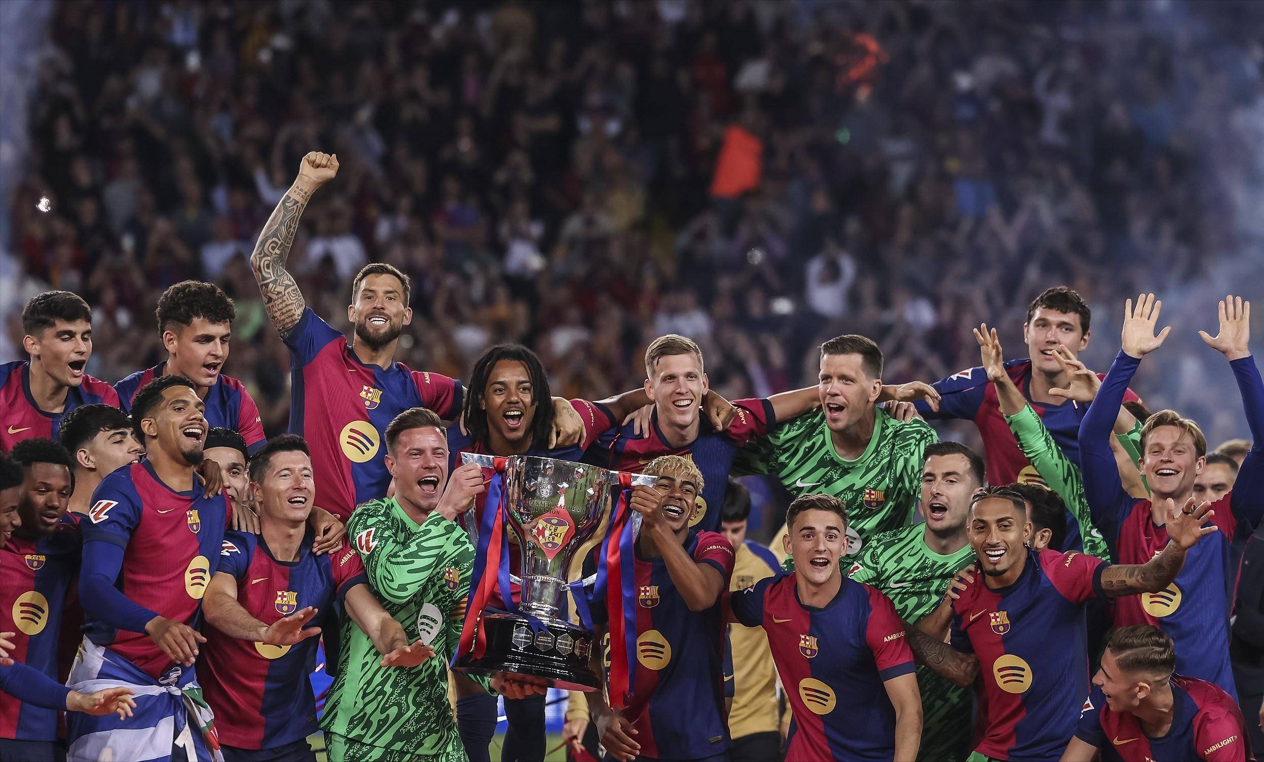 芒特传射建功当选最佳，曼联4比1大胜狼队（曼联4-1大胜狼队，芒特传射当选全场最佳）