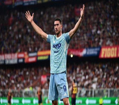 球迷看得手心冒汗（心跳时刻，球迷直捏一把汗）