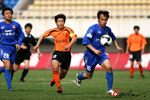 外线手感火热！麦克布莱德替补命中7记三分砍下22分3篮板（替补发威！麦克布莱德外线7记三分轰下22分3篮板）