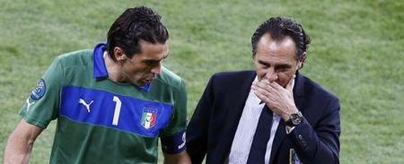 外媒：马拉多纳的宝马i8进行拍卖，起拍价1万欧元（外媒：马拉多纳名下宝马i8将拍卖，起价1万欧元）