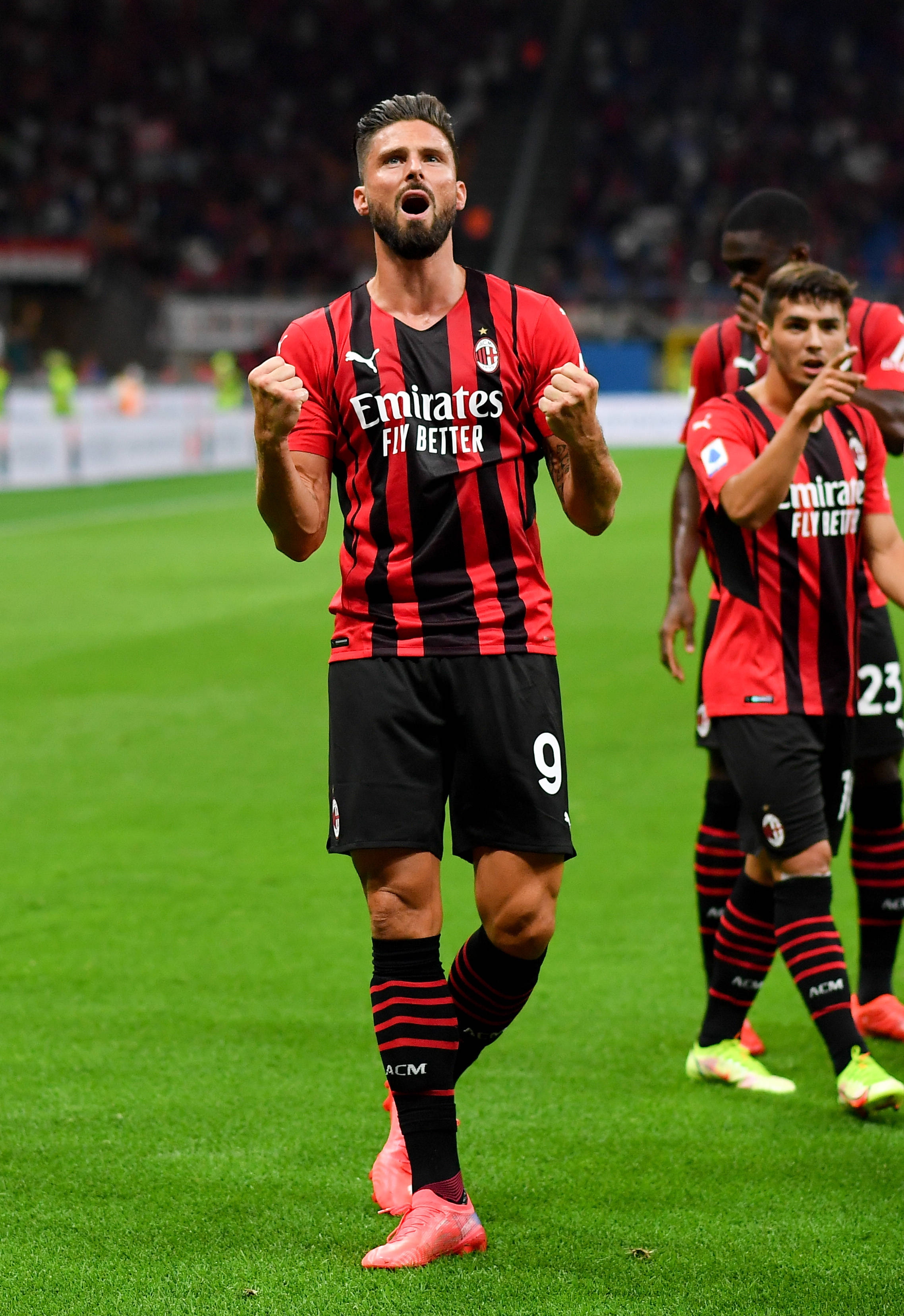 法尔克：拜仁正在为佩雷茨找寻新的外租球队，南安普顿有意（法尔克：拜仁正为佩雷茨物色新租借去处，南安普顿有意）