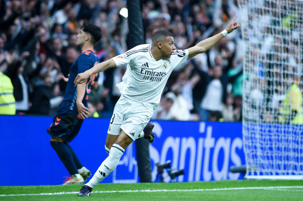 阿隆索：拉莫斯对我影响很大；很意外阿扎尔在皇马没有成功