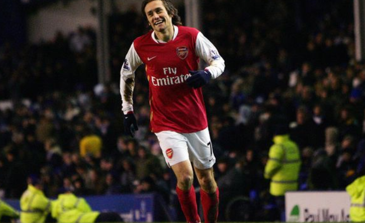 孙兴慜重返北伦敦揭幕壁画并与球迷告别（孙兴慜回归北伦敦出席壁画揭幕，向球迷告别）