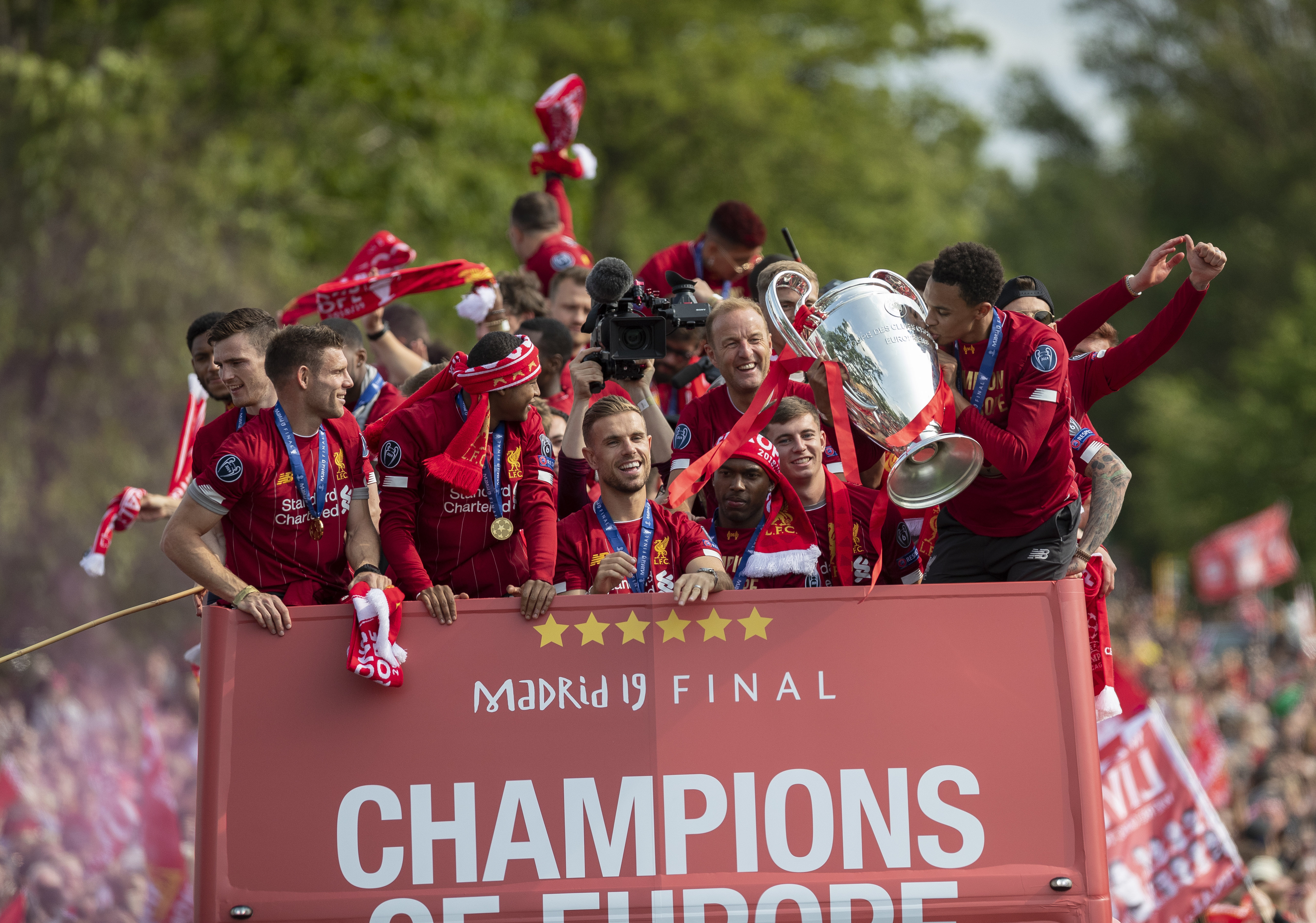 TA跟队：在输给曼城后皇马高层消息人士并未表示担忧（TA随队：皇马负于曼城后，高层人士称并无担忧）