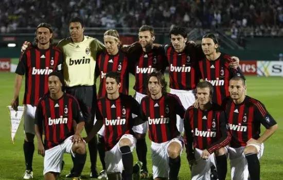 过往两场三分16中2又怎样，克尼佩尔准绝平三分回击质疑（前两战三分16投仅2中又如何，克尼佩尔以准绝平三分强势回击）