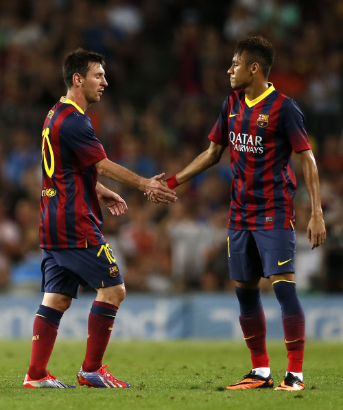 记者：道路要15场出战超过45分钟才会被买断，目前仅6场达标（记者：买断条件为15场出场超45分钟，当前仅有6场达标）