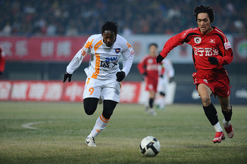 再见，巴萨U40！苏亚雷斯离队迈阿密国际，梅西独守美职联（巴萨老友记解散：苏亚雷斯告别迈阿密国际，梅西独撑美职联）