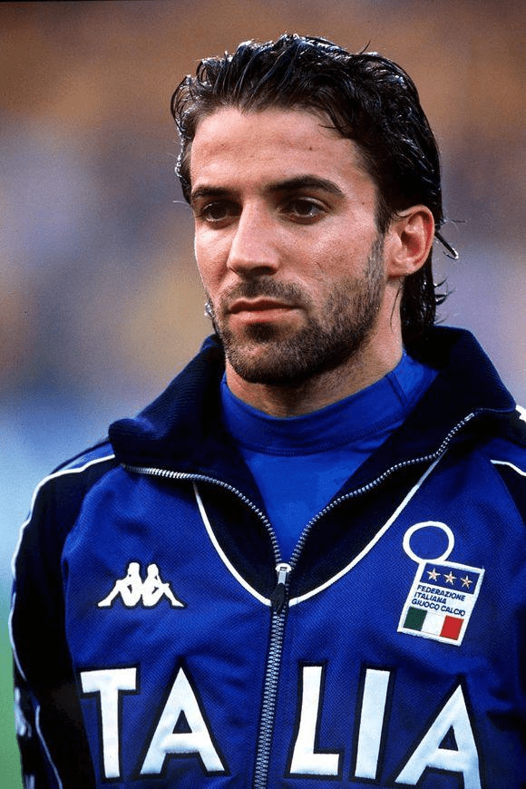 皇马向对手征求交换球衣意向单，姆巴佩、贝林厄姆最受欢迎（皇马征集对手交换球衣名单，姆巴佩与贝林厄姆最抢手）