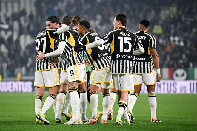 罗马诺：卢克曼没参加训练，这是他对亚特兰大的回应