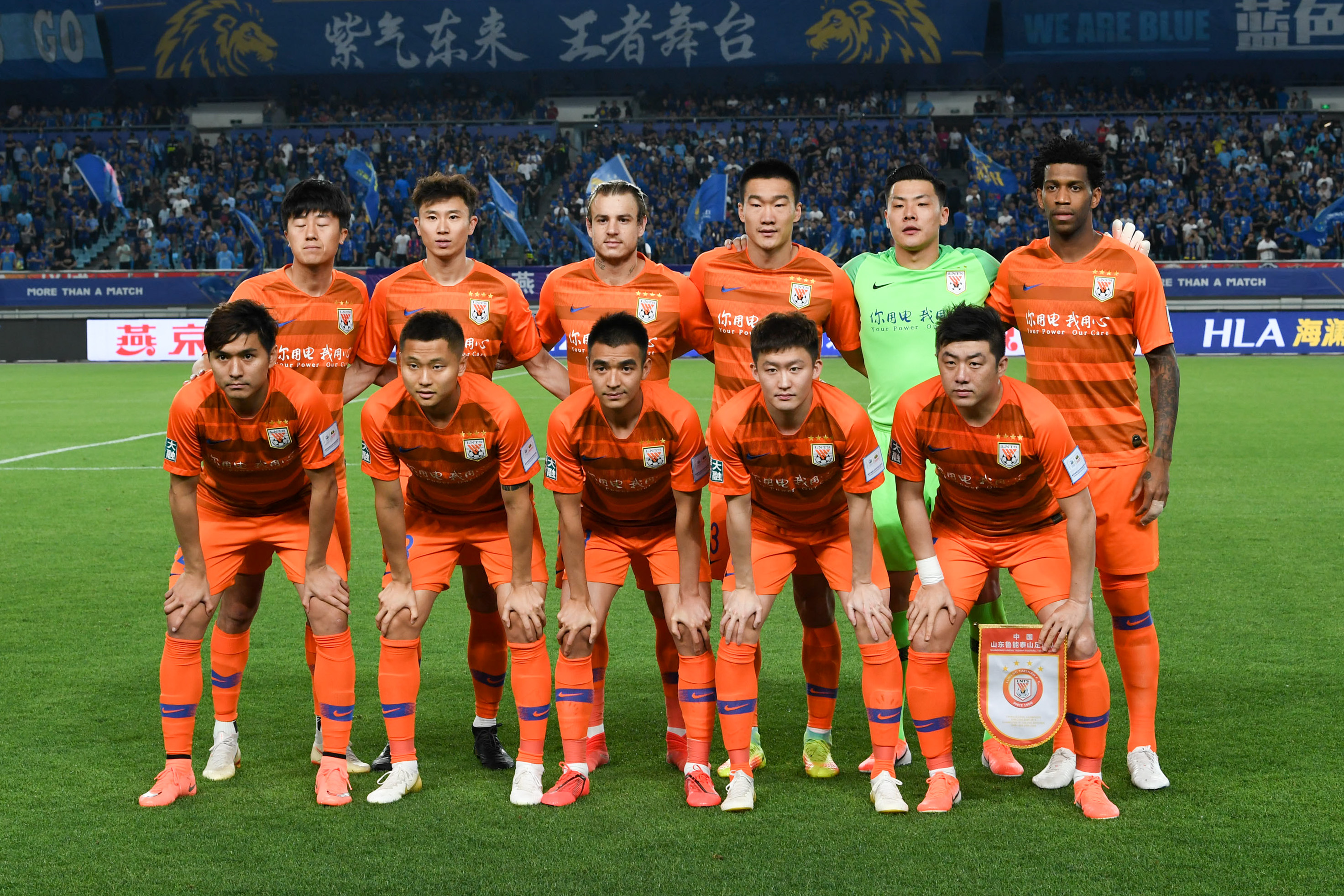 利物浦欧冠大名单：萨拉赫缺阵！范戴克领衔，维尔茨在列（利物浦欧冠名单出炉：萨拉赫无缘，范戴克挂帅，维尔茨入选）