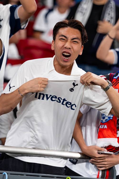 618万人次“涌入”球场，中超球市迈进“最好的时代”（618万人次走进球场，中超球市迎来黄金时代）